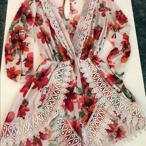Floral and lace short jumpsuit